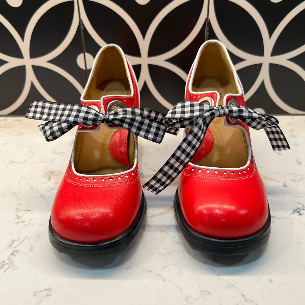 EUC Fluevog Sugarsnap Mini Lace up Shoe 9.5 Red